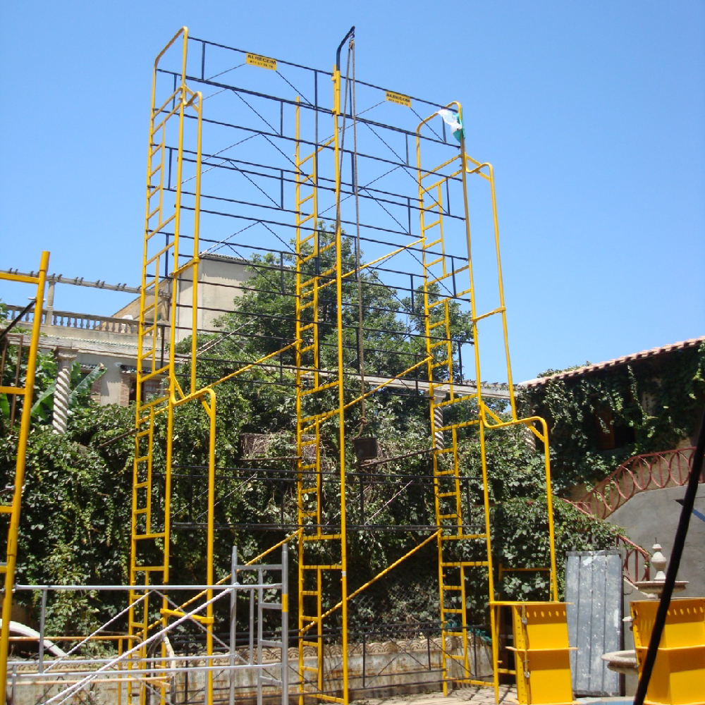 Échafaudage tubulaire de façade