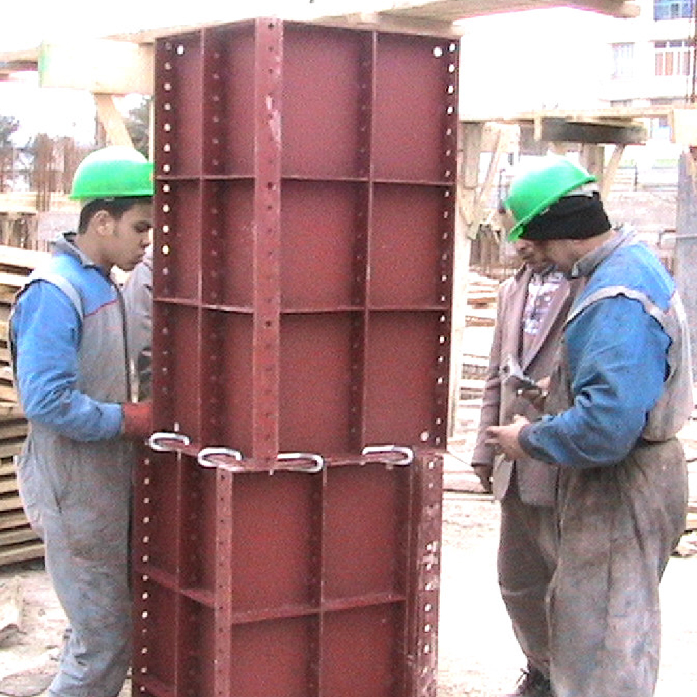 Chemisage des poteaux de chantier